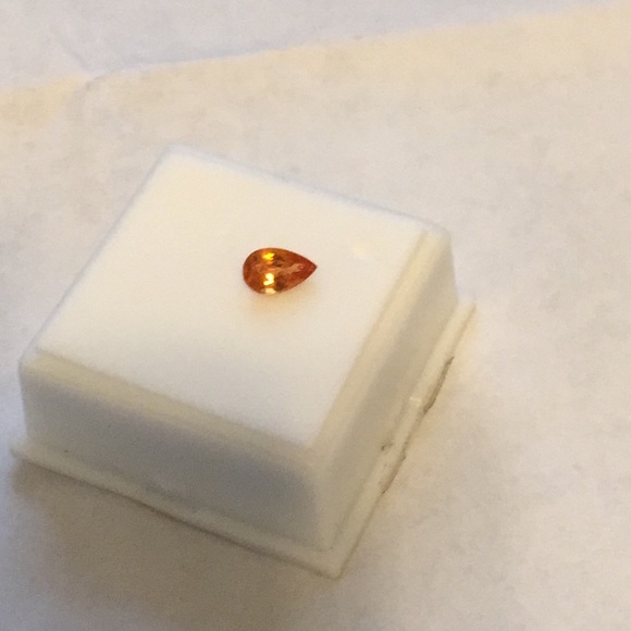 Genuine pear shaped Spessartite Garnet - Picture 2 of 8